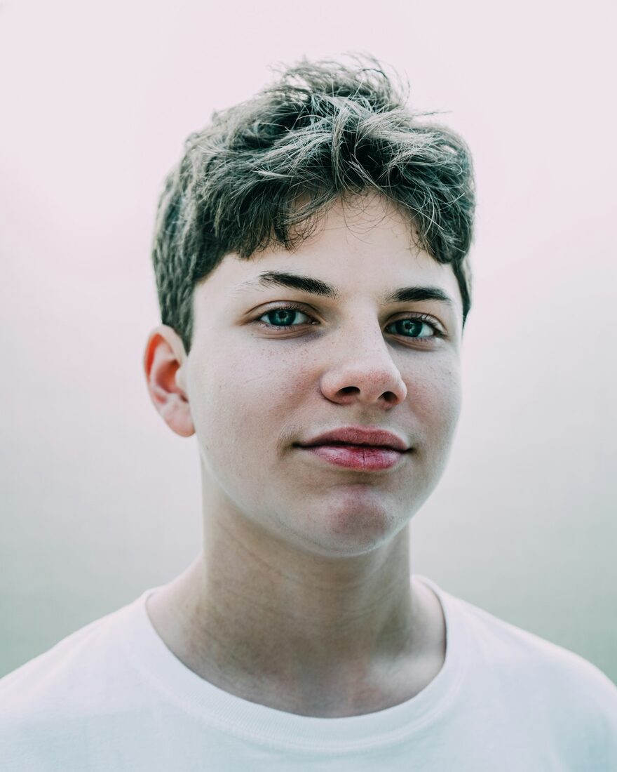 Retrato de un adolescente, terapia para adolescentes en Komit Psicología